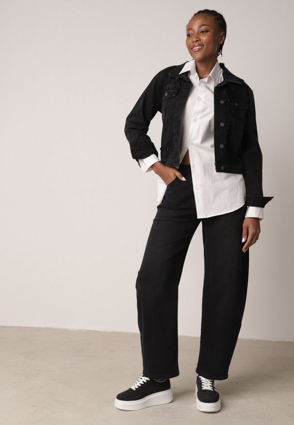 Born2be - Czarne Jeansy z Bawełną o Kroju Barrel z Wysokim Stanem Nelimia. Okazja: na co dzień, na spotkanie biznesowe, do pracy. Stan: podwyższony. Kolor: czarny. Styl: biznesowy, elegancki, boho, casual, klasyczny