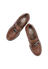 Brązowe Półbuty Lemar Damskie Wygodne Obuwie. Kolor: brązowy. Materiał: skóra. Wzór: aplikacja. Obcas: na obcasie. Styl: elegancki. Wysokość obcasa: średni #6