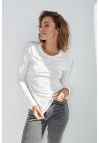 BLUZKA EMMA MODAL ECRU XL - Flawless. Okazja: na co dzień, na spacer. Materiał: tkanina, dresówka, jeans, skóra. Długość rękawa: długi rękaw. Długość: długie. Styl: klasyczny, sportowy, casual, elegancki