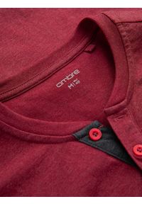 Ombre Clothing - T-shirt męski z okrągłym rozpinanym dekoltem henley – czerwony V1. Okazja: na co dzień. Typ kołnierza: typu henley. Kolor: czerwony. Materiał: poliester, bawełna. Styl: casual #3