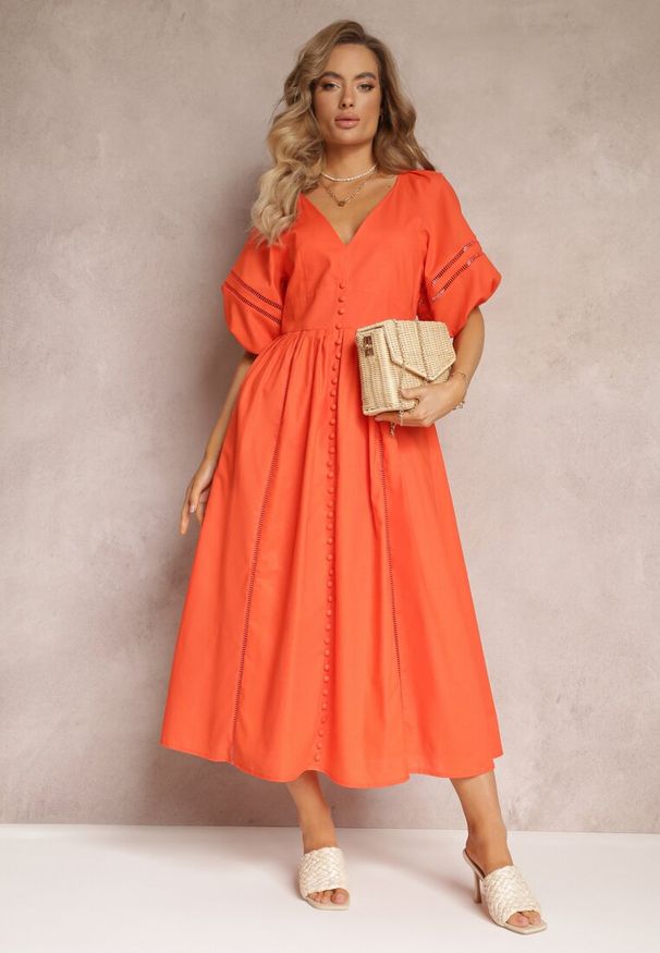 Renee - Pomaraczowa Rozkloszowana Sukienka Maxi z Ażurowymi Wstawkami z Lnem i Bawełną Camya. Kolor: pomarańczowy. Materiał: bawełna, len. Wzór: ażurowy. Długość: maxi