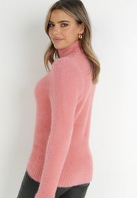 Born2be - Różowy Wełniany Golf Mihn. Typ kołnierza: golf. Kolor: różowy. Materiał: wełna. Długość rękawa: długi rękaw. Długość: długie. Sezon: zima, jesień #4