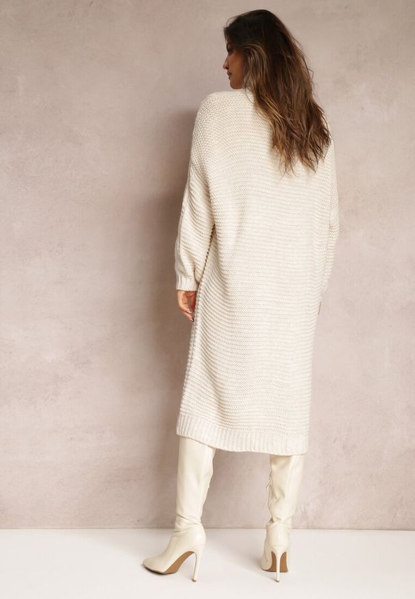 Renee - Jasnobeżowy Długi Kardigan z Ozdobnym Szerokim Splotem Havsana. Kolor: beżowy. Długość rękawa: długi rękaw. Długość: długie. Wzór: ze splotem