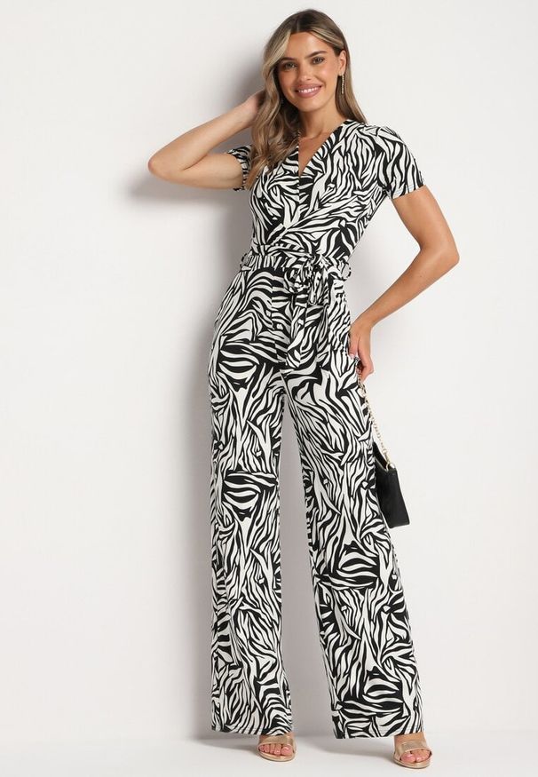 Born2be - Czarno-Biały Kombinezon o Kopertowym Kroju z Szerokimi Nogawkami Saramla. Kolor: czarny. Materiał: skóra. Styl: klasyczny, elegancki, sportowy