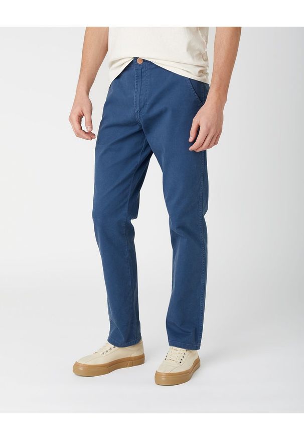 Wrangler - WRANGLER CASEY CHINO MĘSKIE SPODNIE MATERIAŁOWE DARK DENIM W1C050XTG 112141230. Materiał: materiał, denim