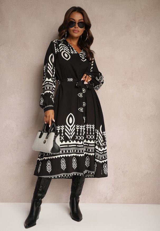 Renee - Czarna Koszulowa Sukienka z Wiskozą w Azteckie Wzory Averisa. Kolor: czarny. Materiał: wiskoza. Typ sukienki: koszulowe. Styl: elegancki