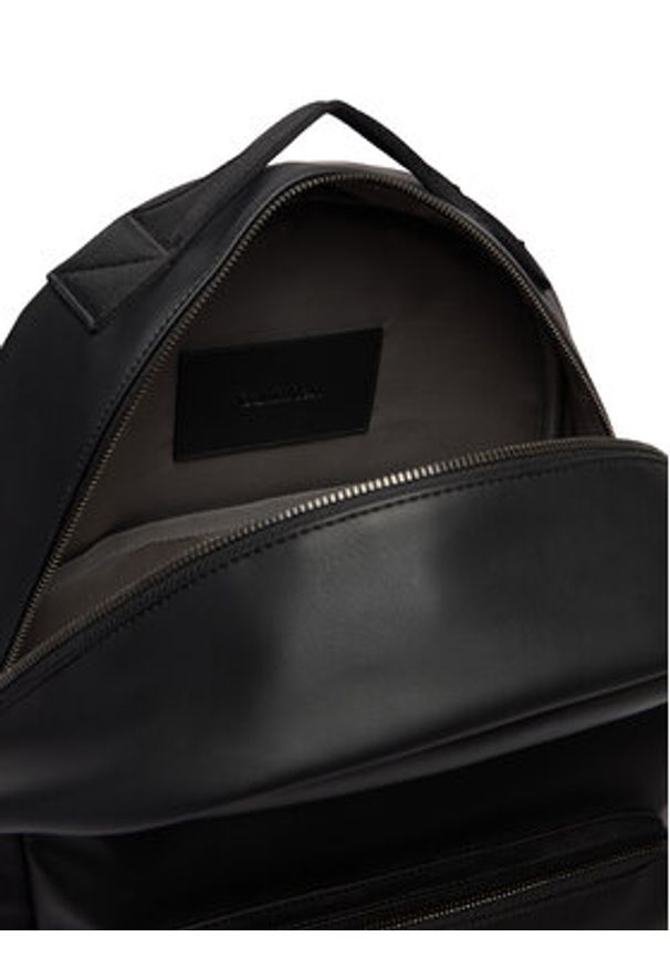 Calvin Klein Plecak Bold Ck Round Backpack LV04D3246G Czarny. Kolor: czarny. Materiał: skóra