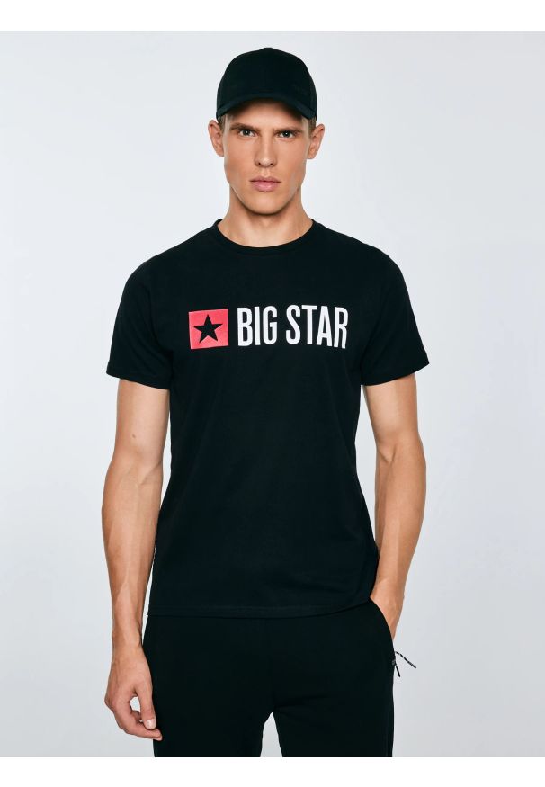 Big-Star - Koszulka męska z logo BIG STAR czarna Quado 906. Okazja: na co dzień. Kolor: czarny. Materiał: dzianina, jeans. Długość rękawa: krótki rękaw. Długość: krótkie. Wzór: kolorowy, nadruk. Styl: casual, sportowy
