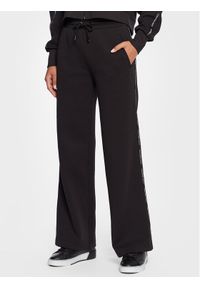Calvin Klein Jeans Spodnie dresowe J20J220962 Czarny Regular Fit. Kolor: czarny. Materiał: bawełna, syntetyk #1