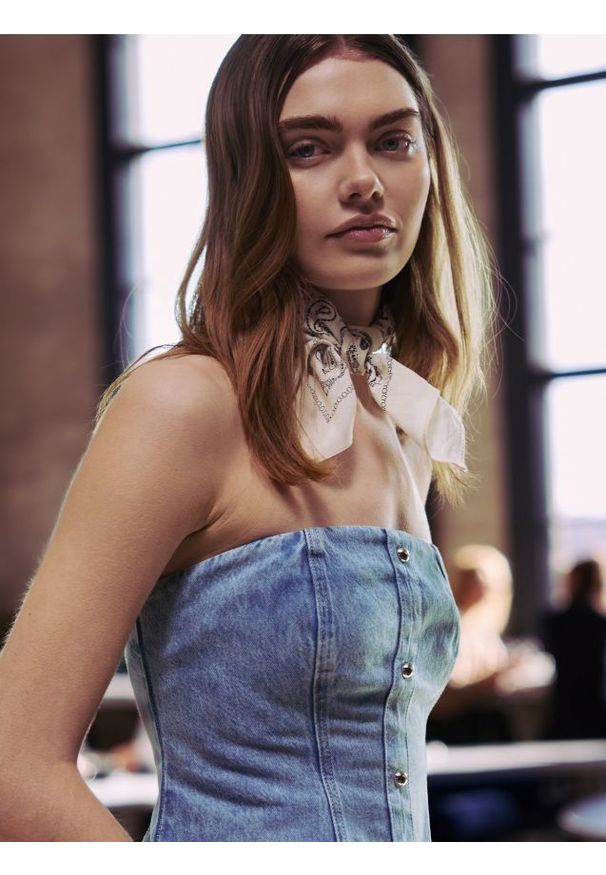 Reserved - Krótki jeansowy top - niebieski. Kolor: niebieski. Materiał: jeans. Długość: krótkie