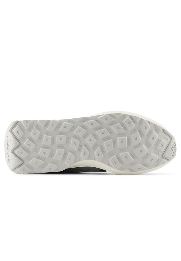 Buty unisex New Balance U370PD – szare. Kolor: szary. Materiał: zamsz, skóra. Szerokość cholewki: normalna. Sezon: lato