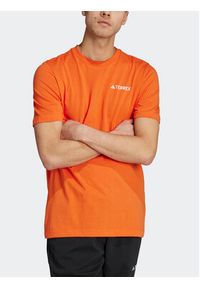 Adidas - adidas T-Shirt IL5067 Pomarańczowy Regular Fit. Kolor: pomarańczowy. Materiał: bawełna #3