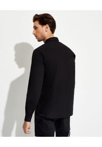 Versace Jeans Couture - VERSACE JEANS COUTURE - Czarna koszula. Kolor: czarny. Materiał: materiał. Długość rękawa: długi rękaw. Długość: długie. Styl: klasyczny #2