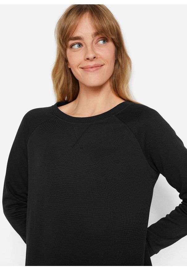 bonprix - Sukienka dresowa z miękkiego materiału frotte. Kolor: czarny. Materiał: materiał, dresówka. Długość rękawa: raglanowy rękaw. Wzór: prążki