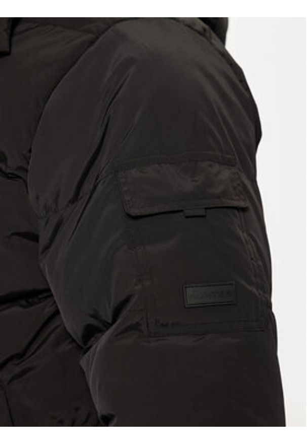Hunter Kurtka zimowa HARM0005242 Czarny Regular Fit. Kolor: czarny. Materiał: syntetyk. Sezon: zima