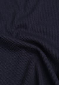 Renee - Granatowy Bawełniany T-shirt o Dopasowanym Kroju z Prążkowanego Materiału Lailya. Kolor: niebieski. Materiał: prążkowany, materiał, bawełna. Styl: elegancki #6