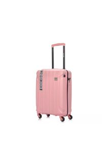 SWISSBAGS - Walizka na kółkach SwissBags Tourist różowa - mała 40 l. Kolor: różowy. Materiał: materiał. Wzór: napisy. Styl: klasyczny, elegancki #1