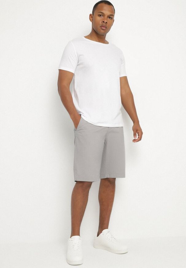 Born2be - Szare Szorty Bawełniane Bermudy Zapinane na Ukryty Suwak i Guzik Vikiidana. Okazja: na co dzień. Kolor: szary. Materiał: bawełna. Długość: krótkie. Sezon: wiosna, lato. Styl: casual, elegancki, klasyczny