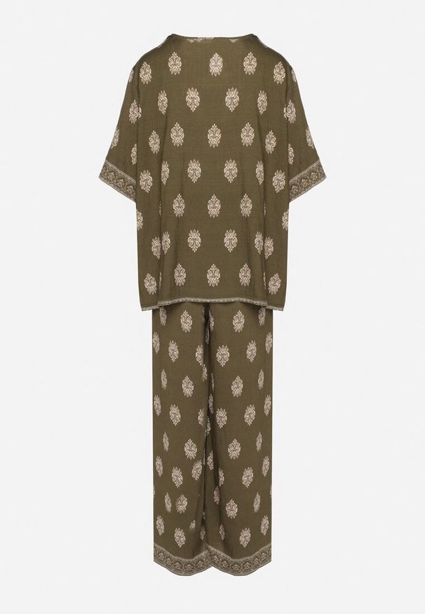 Born2be - Ciemnozielony Komplet Wiskozowy w Boho Print Bluzka z Krótkim Rękawem i Szerokie Spodnie Natilene. Kolor: zielony. Materiał: wiskoza. Wzór: nadruk