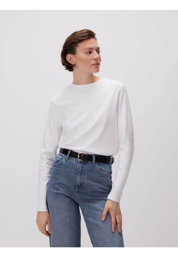 Reserved - Longsleeve z merceryzowanej bawełny - biały. Kolor: biały. Materiał: bawełna. Długość rękawa: długi rękaw