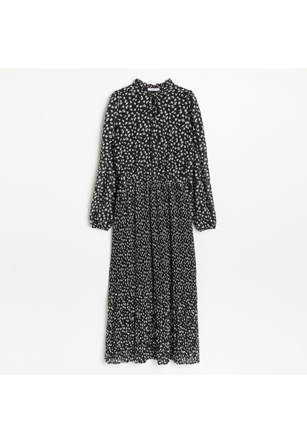 Reserved - Szyfonowa sukienka midi - Czarny. Kolor: czarny. Materiał: szyfon. Długość: midi