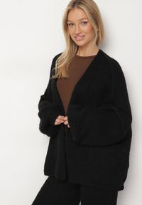 Born2be - Czarny Nietoperzowy Kardigan Bez Zapięć z Domieszką Wełny i Wiskozy Rallisa. Okazja: na co dzień. Kolor: czarny. Materiał: wiskoza, wełna. Wzór: gładki. Styl: casual