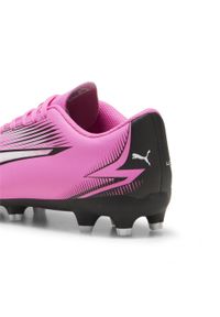 Buty piłkarskie dla dzieci Puma Ultra Play. Zapięcie: bez zapięcia. Kolor: biały, wielokolorowy, różowy, czarny. Materiał: materiał, syntetyk. Szerokość cholewki: normalna. Sport: piłka nożna