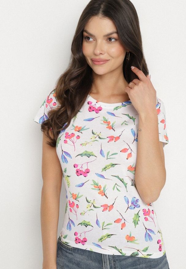 Born2be - Pomarańczowy Bawełniany T-shirt z Ozdobnym Nadrukiem Zaromira. Okazja: na co dzień. Kolor: biały. Materiał: bawełna. Wzór: nadruk. Styl: klasyczny, elegancki, casual