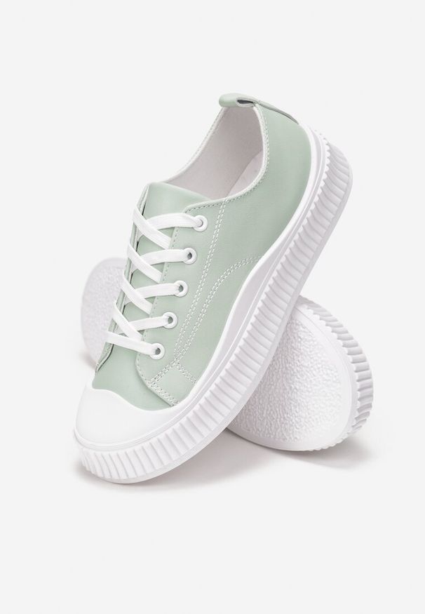 Born2be - Zielone Trampki Lasthenope. Nosek buta: okrągły. Zapięcie: bez zapięcia. Kolor: zielony. Materiał: materiał, dresówka, guma, bawełna, skóra ekologiczna. Szerokość cholewki: normalna. Wzór: gładki, aplikacja