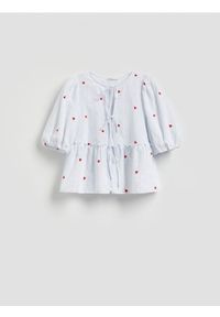 Reserved - Bluzka z baskinką - jasnoniebieski. Kolor: niebieski. Materiał: bawełna, tkanina #1