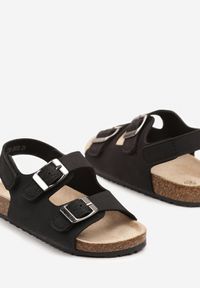 Born2be - Czarne Sandały z Imitacji Zamszu z Paskami z Klamrami Zapinane na Rzep Ballinea. Okazja: na co dzień. Zapięcie: klamry. Kolor: czarny. Materiał: zamsz. Sezon: wiosna, lato. Styl: klasyczny, casual, elegancki #3