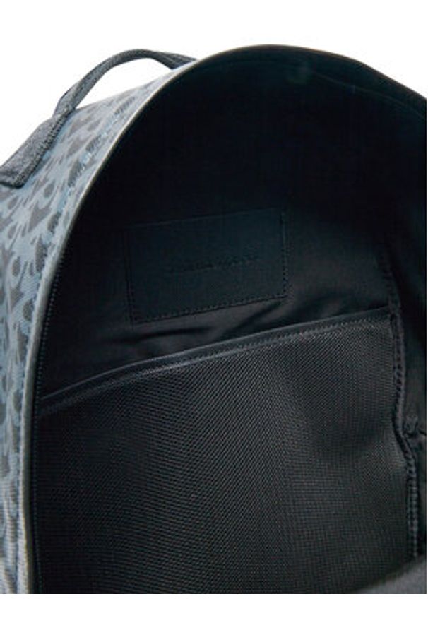 Calvin Klein Jeans Plecak Matte Aop Center Zip Bp 43 LV04G3112G Czarny. Kolor: czarny. Materiał: skóra
