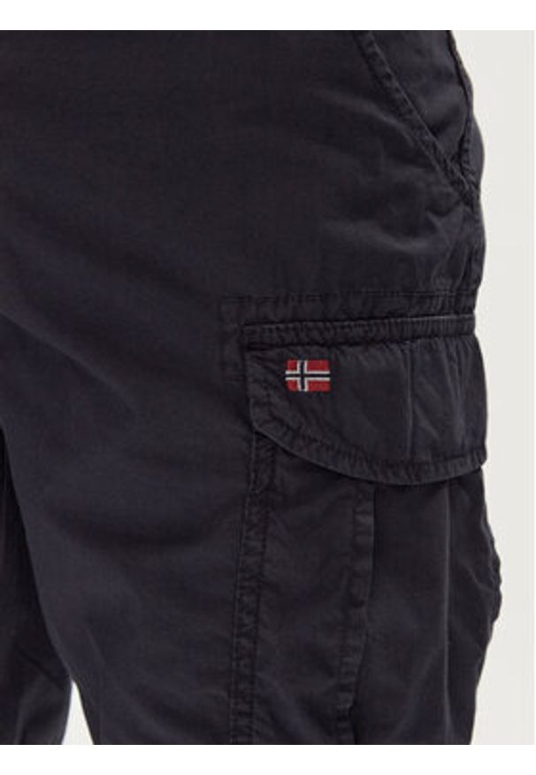 Napapijri Szorty materiałowe Noto 2.0 NP0A4HOQ Granatowy Regular Fit. Kolor: niebieski. Materiał: bawełna