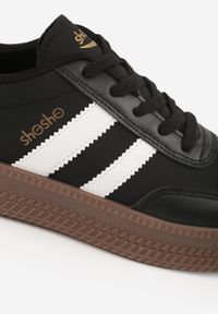 Renee - Czarno-Białe Sneakersy Sportowe z Ozdobnymi Paskami i Przeszyciami Wenilan. Okazja: na co dzień. Zapięcie: pasek. Kolor: czarny. Materiał: jeans. Wzór: paski. Obcas: na płaskiej podeszwie #4