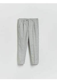 Reserved - Eleganckie spodnie w kratę - jasnoszary. Kolor: szary. Materiał: tkanina, wiskoza. Styl: elegancki #1