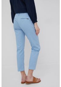Pepe Jeans spodnie Maura damskie dopasowane medium waist. Kolor: niebieski