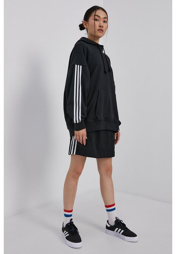adidas Originals Spódnica H37774 kolor czarny mini prosta. Okazja: na co dzień. Stan: podwyższony. Kolor: czarny. Styl: casual