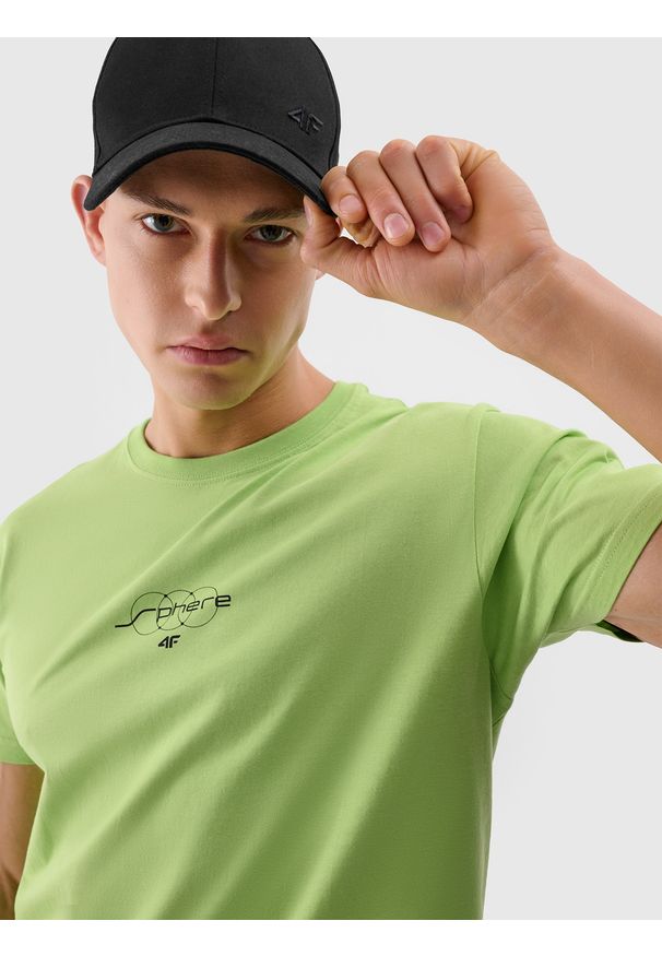 4f - 4F T-shirt regular z nadrukiem męski - zielony XXL. Okazja: na co dzień. Kolor: zielony. Materiał: dzianina, jersey, bawełna. Długość rękawa: krótki rękaw. Długość: krótkie. Wzór: nadruk. Styl: sportowy, klasyczny, casual