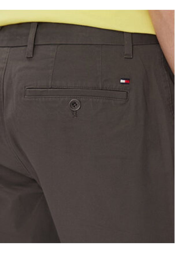 TOMMY HILFIGER - Tommy Hilfiger Szorty materiałowe Harlem MW0MW23568 Szary Regular Fit. Kolor: szary. Materiał: bawełna
