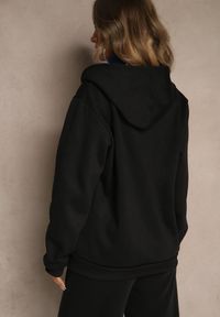 Renee - Czarna Bluza Rozpinana z Kapturem z Bawełną Ozdobiona Sznurkami Odiola. Okazja: na co dzień. Typ kołnierza: kaptur. Kolor: czarny. Materiał: bawełna. Wzór: aplikacja. Styl: sportowy, casual