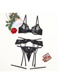 Intica - Komplet bielizny z drobnym wzorem i przezroczystymi wstawkami Solja. Kolor: czarny. Materiał: materiał. Wzór: paski