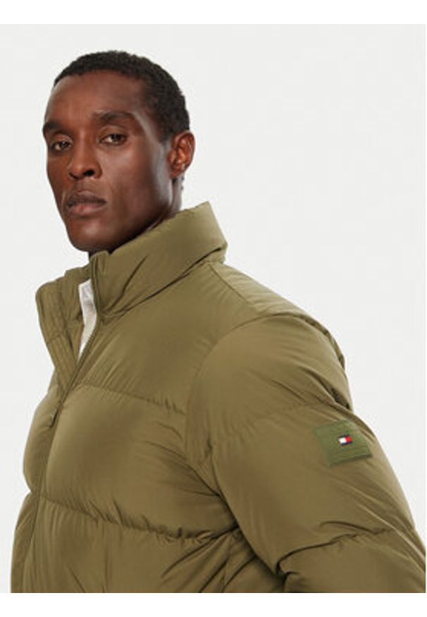 TOMMY HILFIGER - Tommy Hilfiger Kurtka puchowa MW0MW36666 Khaki Regular Fit. Kolor: brązowy. Materiał: syntetyk