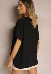 Renee - Czarna Bluzka z Wykończeniami z Koronki i Dekoltem V Mallana. Kolor: czarny. Materiał: koronka. Wzór: koronka. Styl: elegancki #4
