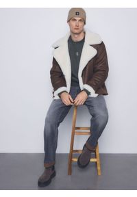 Reserved - Kurtka z kożuchem - brązowy. Kolor: brązowy. Długość: krótkie #1