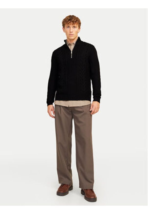 Jack & Jones Sweter Craig 12260826 Czarny Regular Fit. Kolor: czarny. Materiał: syntetyk