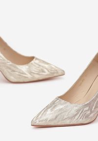 Born2be - Złote Szpilki Rassesa. Nosek buta: otwarty. Kolor: złoty. Materiał: materiał. Obcas: na szpilce. Wysokość obcasa: średni #5