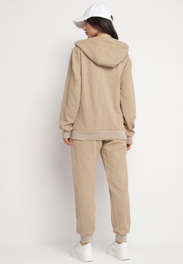 Born2be - Ciemnobeżowy Komplet Dresowy Bluza z Kapturem i Joggery Rerialda. Kolor: beżowy. Materiał: dresówka