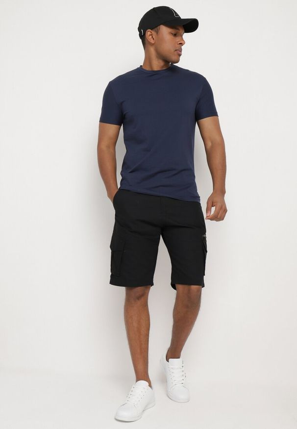 Born2be - Czarne Bawełniane Szorty z Szerokimi Kieszeniami Cargo Diphea. Okazja: na co dzień. Kolor: czarny. Materiał: bawełna. Sezon: lato. Styl: casual