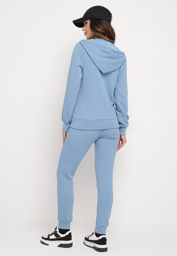 Born2be - Niebieski Komplet Dresowy z Bawełną Bluza z Kapturem i Spodnie Jogger Sinaria. Kolor: niebieski. Materiał: dresówka, bawełna