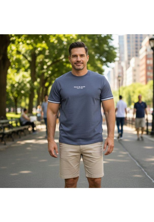 Klasyczny T-Shirt z Logo - Pako Jeans - Stalowo-Niebieski. Okazja: na co dzień. Kolor: niebieski. Materiał: bawełna. Wzór: nadruk. Styl: klasyczny